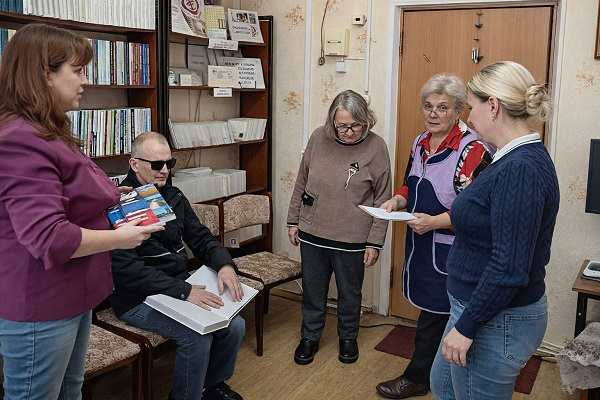 Литературный микрофон