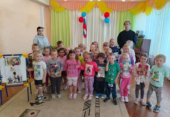 Он рисовал Буратино и Элли