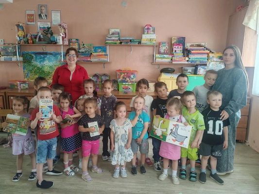 Он шёл по сказочному царству